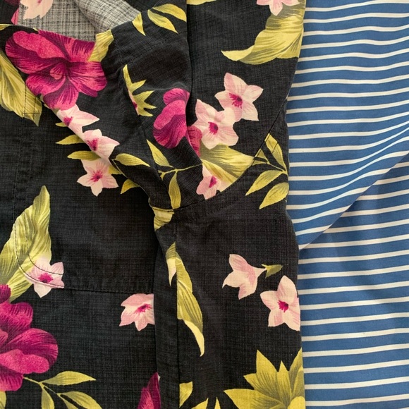 Tommy Bahama Hawaiian Shirt - Picture 4 of 5